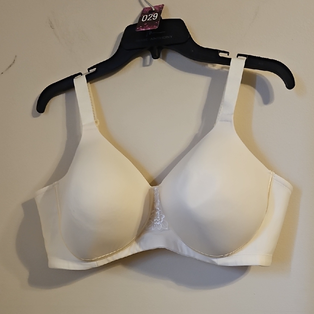 Vanity Fair Tan Adjustable Strap Bra. In EUC